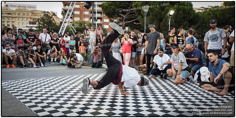 ETER.COM - Danza urbana en plaza de Colón - Emilio Tenorio