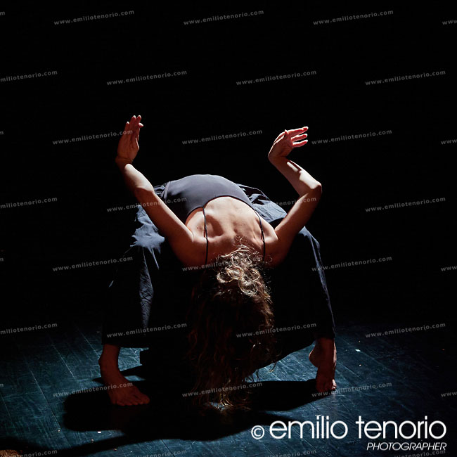 ETER.COM - Miradas al cuerpo - Teatro Lagrada - Una danza para todos y para nadie - © Emilio Tenorio